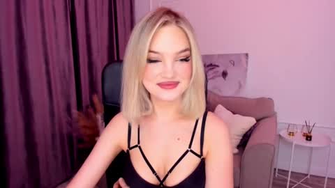 Sophia online show from February 25, 2025, 8:19 pm