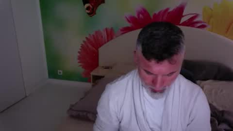 Snapshot of blowmyxxl chatting on October 18, 2025, 11:44 am Nico online show from October 18, 2025, 11:44 am