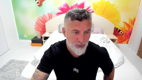 Nico online show from November 26, 2025, 5:41 am