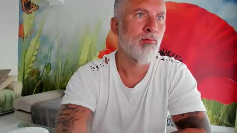 Nico online show from May 16, 2026, 5:48 am