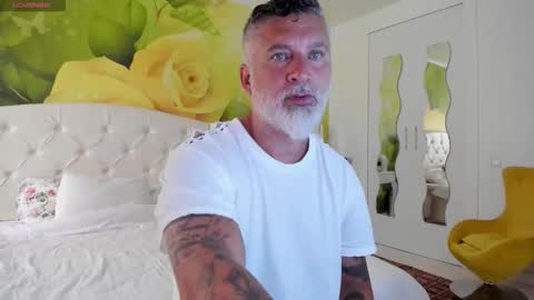 Nico online show from May 17, 2026, 7:39 am