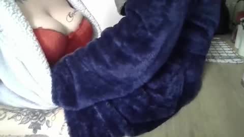 Snapshot of blue_eyed_couple_58 chatting on November 16, 2025, 1:17 pm blue eyed couple 58 online show from November 16, 2025, 1:17 pm