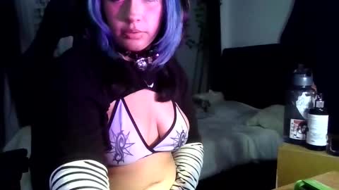 blue katt online show from September 19, 2025, 11:16 pm