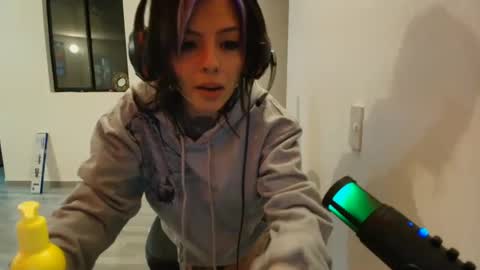 Snapshot of blue_tatuu1 chatting on January 31, 2025, 1:54 am Alice bleu for friends online show from January 31, 2025, 1:54 am