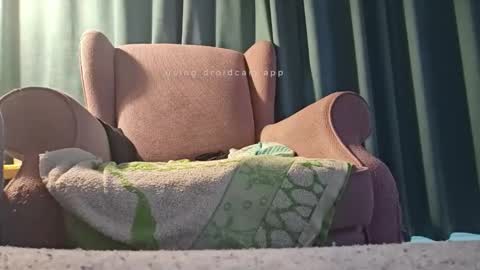 Snapshot of bluealpakka chatting on October 19, 2025, 5:19 am bluealpakka online show from October 19, 2025, 5:19 am