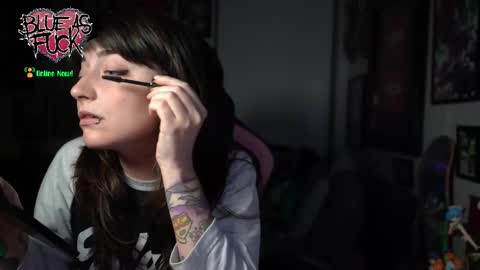 Blue online show from November 5, 2025, 1:16 am