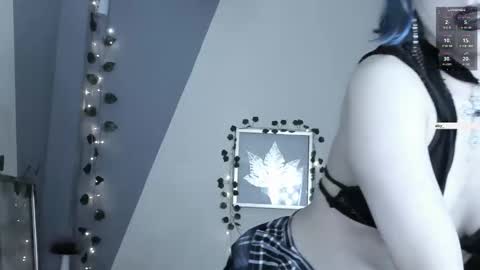 sophie  online show from September 29, 2025, 9:30 pm