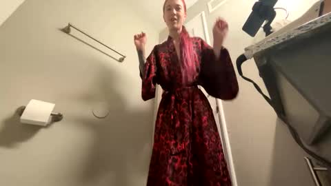 Snapshot of bluebloodednorsewitch chatting on December 30, 2024, 4:08 pm bluebloodednorsewitch online show from December 30, 2024, 4:08 pm