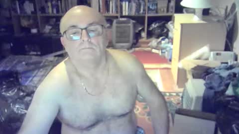 bluebox65 online show from December 4, 2025, 6:49 pm