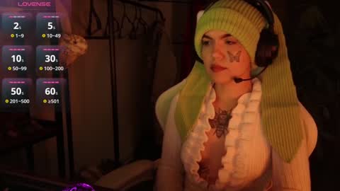 Snapshot of bluedweeb chatting on December 26, 2024, 12:59 pm Blue online show from December 26, 2024, 12:59 pm