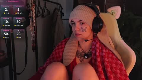 Snapshot of bluedweeb chatting on January 8, 2025, 11:54 am Blue online show from January 8, 2025, 11:54 am