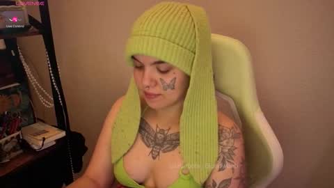 Snapshot of bluedweeb chatting on February 20, 2026, 4:31 am Blue online show from February 20, 2026, 4:31 am