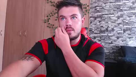 blueeyeboy0 online show from October 17, 2025, 9:34 am