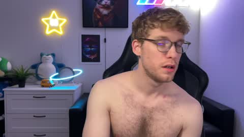 Snapshot of blueeyedtallguy chatting on December 4, 2024, 4:54 am blueeyedtallguy online show from December 4, 2024, 4:54 am