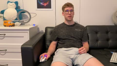 Snapshot of blueeyedtallguy chatting on December 24, 2024, 3:05 am blueeyedtallguy online show from December 24, 2024, 3:05 am