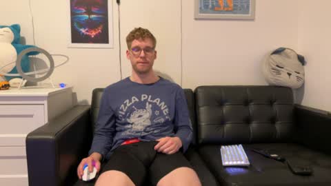 Snapshot of blueeyedtallguy chatting on December 29, 2024, 6:24 am blueeyedtallguy online show from December 29, 2024, 6:24 am