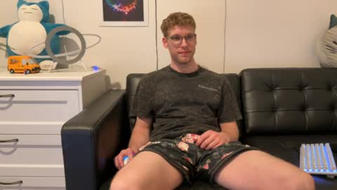 Snapshot of blueeyedtallguy chatting on January 8, 2025, 11:41 pm blueeyedtallguy online show from January 8, 2025, 11:41 pm