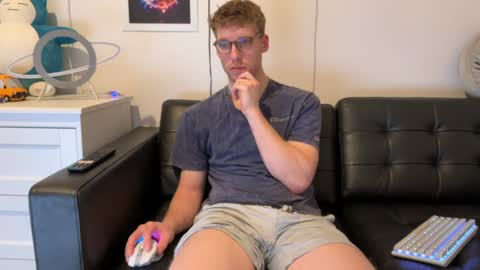 Snapshot of blueeyedtallguy chatting on January 12, 2025, 1:42 am blueeyedtallguy online show from January 12, 2025, 1:42 am