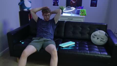 Snapshot of blueeyedtallguy chatting on September 14, 2025, 5:56 pm blueeyedtallguy online show from September 14, 2025, 5:56 pm