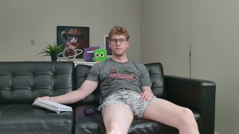 Snapshot of blueeyedtallguy chatting on September 28, 2025, 8:25 pm blueeyedtallguy online show from September 28, 2025, 8:25 pm