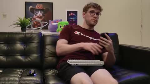 Snapshot of blueeyedtallguy chatting on September 30, 2025, 12:48 am blueeyedtallguy online show from September 30, 2025, 12:48 am