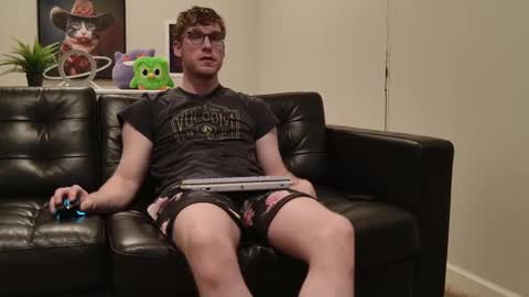 Snapshot of blueeyedtallguy chatting on October 7, 2025, 1:25 am blueeyedtallguy online show from October 7, 2025, 1:25 am