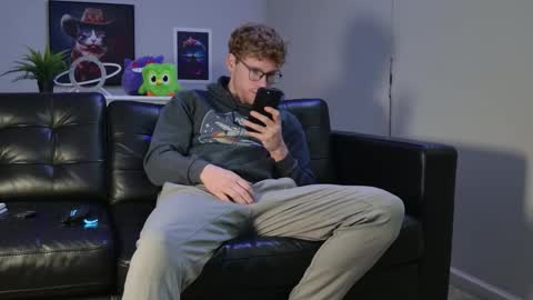 Snapshot of blueeyedtallguy chatting on October 11, 2025, 8:40 pm blueeyedtallguy online show from October 11, 2025, 8:40 pm