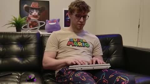 Snapshot of blueeyedtallguy chatting on October 30, 2025, 1:51 am blueeyedtallguy online show from October 30, 2025, 1:51 am