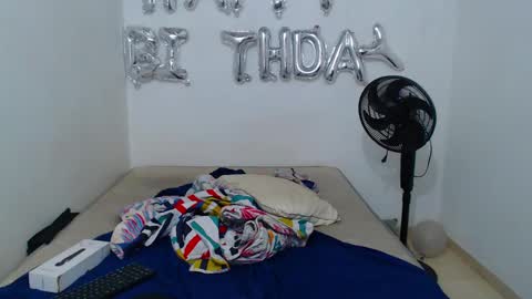 Snapshot of blumbum chatting on January 5, 2025, 8:10 pm Hey guysI am BrendaWelcome my room online show from January 5, 2025, 8:10 pm