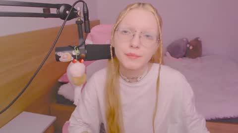 Snapshot of blush_alert chatting on June 30, 2026, 10:49 am Diana online show from June 30, 2026, 10:49 am