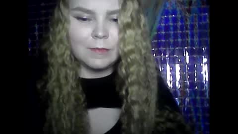 blushing_star online show from February 24, 2025, 3:42 pm