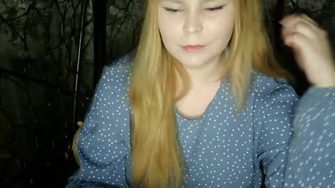 blushing_star online show from October 7, 2025, 4:37 pm