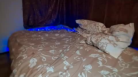 Liza and Max online show from December 2, 2024, 6:21 pm