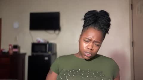       online show from September 18, 2025, 5:37 pm