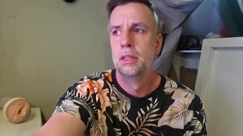 Snapshot of bobberman78 chatting on May 17, 2026, 9:44 pm Dan online show from May 17, 2026, 9:44 pm