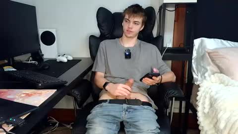 Snapshot of bobby72738 chatting on September 18, 2025, 5:20 am bobby72738 online show from September 18, 2025, 5:20 am