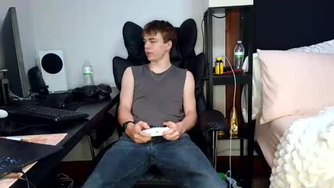 Snapshot of bobby72738 chatting on September 20, 2025, 2:45 am bobby72738 online show from September 20, 2025, 2:45 am