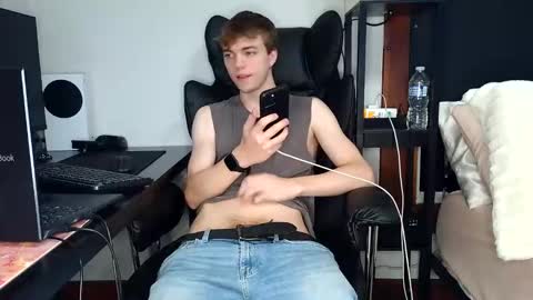 Snapshot of bobby72738 chatting on October 1, 2025, 2:06 am bobby72738 online show from October 1, 2025, 2:06 am