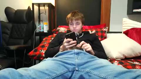 Snapshot of bobby72738 chatting on November 14, 2025, 2:43 am bobby72738 online show from November 14, 2025, 2:43 am