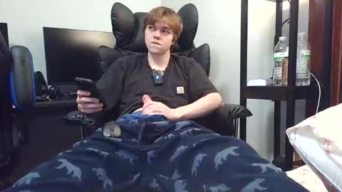 Snapshot of bobby72738 chatting on January 6, 2026, 5:00 am bobby72738 online show from January 6, 2026, 5:00 am