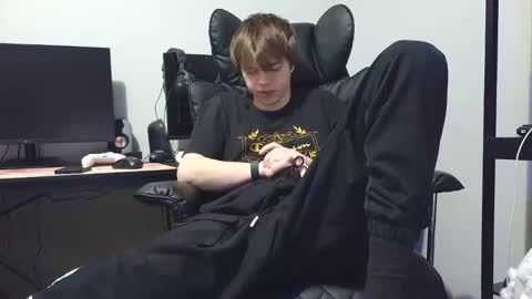 Snapshot of bobby72738 chatting on January 15, 2026, 1:43 am bobby72738 online show from January 15, 2026, 1:43 am