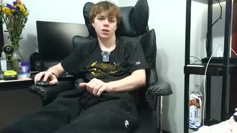 Snapshot of bobby72738 chatting on February 13, 2026, 4:08 am bobby72738 online show from February 13, 2026, 4:08 am