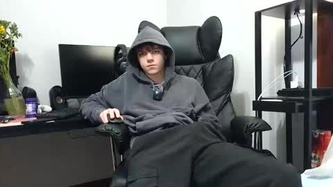 Snapshot of bobby72738 chatting on February 17, 2026, 3:25 am bobby72738 online show from February 17, 2026, 3:25 am