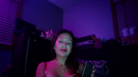 milf online show from October 6, 2025, 3:26 am
