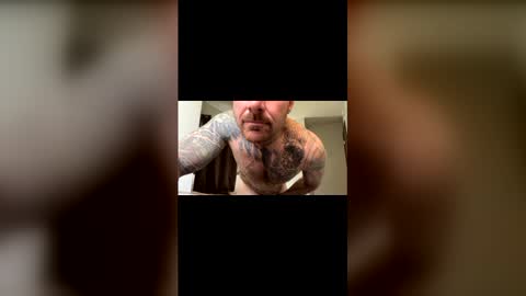 Snapshot of bodyart85_19 chatting on May 6, 2026, 2:33 pm Bodyart85 19 online show from May 6, 2026, 2:33 pm