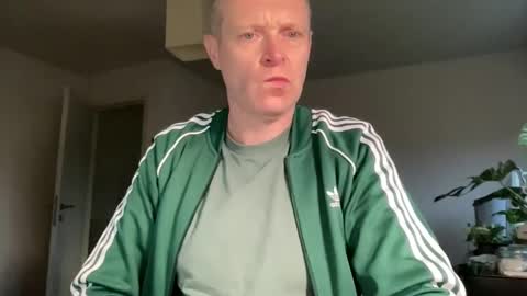 Snapshot of boegieboy76 chatting on December 2, 2025, 7:36 am ask me online show from December 2, 2025, 7:36 am