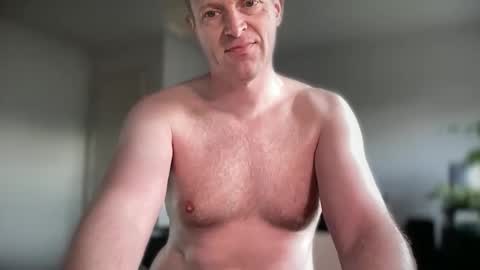 Snapshot of boegieboy76 chatting on January 15, 2026, 11:26 am ask me online show from January 15, 2026, 11:26 am