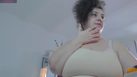 BohoBabeLaxy online show from December 4, 2025, 9:40 am