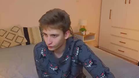 ALEXPVT IS OPEN online show from November 20, 2025, 2:34 am