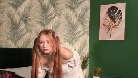 Kira online show from November 3, 2025, 3:30 am